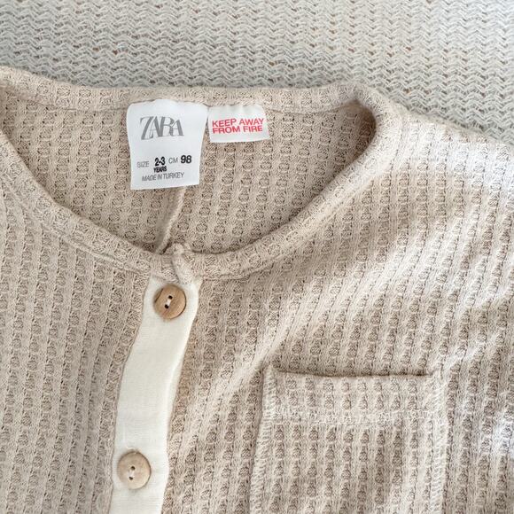 Zara Tan + White Waffle Knit Button Detail Bell Short Sleeve Romper - 2 to 3 - Picture 5 of 10